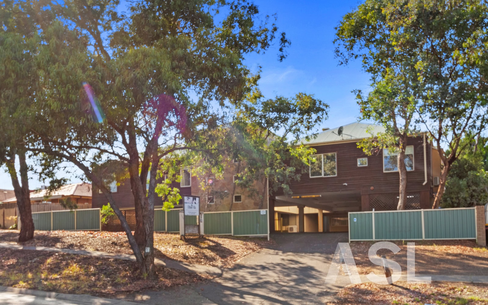 032 Open2view ID876395 1120 Main Road Eltham