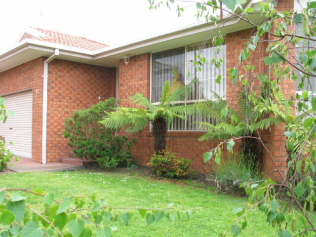 3-Bedroom Family Home in Bulleen Location Photo